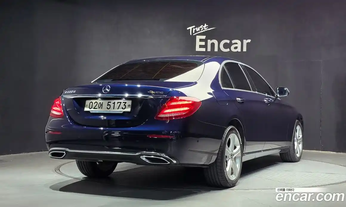 Mercedes-Benz E-Class 2018 1.9 Автомат в Москве № 161588, фото 12