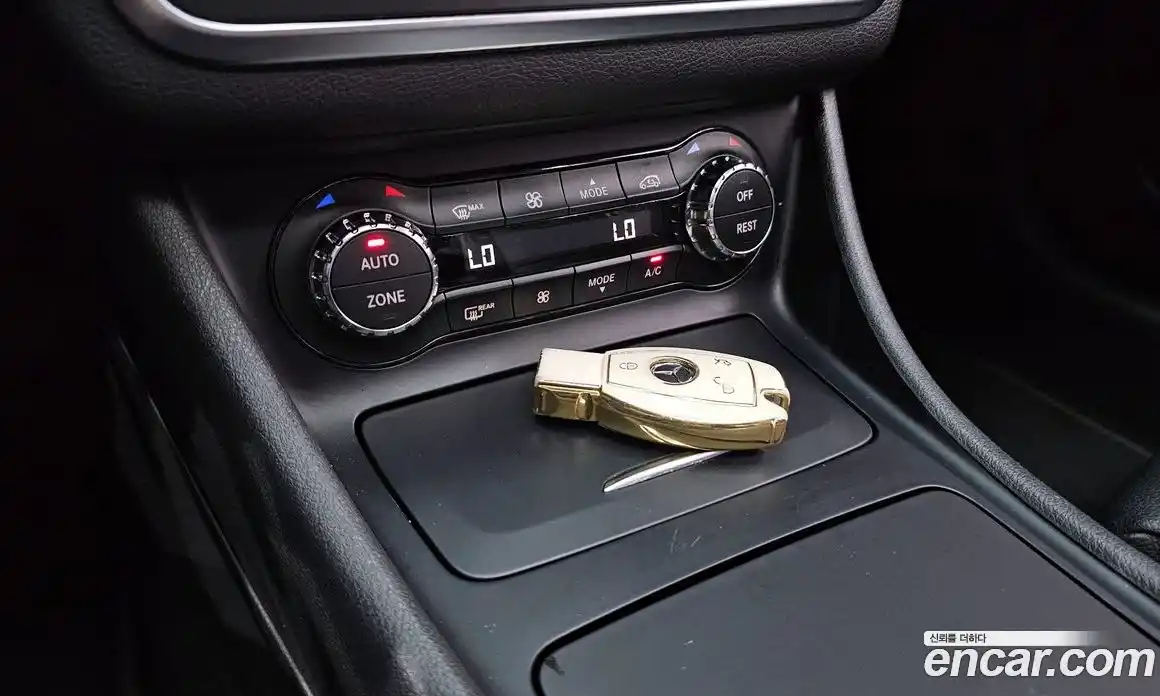 Mercedes-Benz CLA-Class 2016 2.1 Автомат в Москве № 161761, фото 12