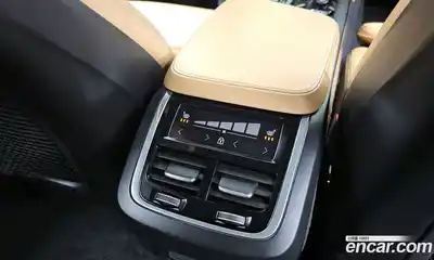 Volvo XC90 2019 2.0 Автомат в Москве № 164583, миниатюра 9