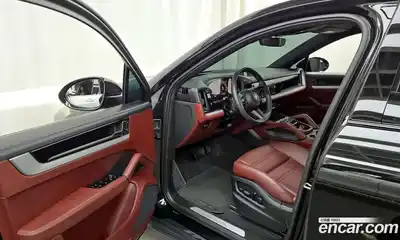 Porsche Cayenne 2024 3.0 Автомат в Москве № 165252, миниатюра 4