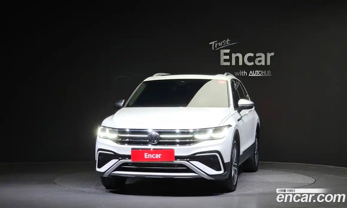 Volkswagen Tiguan 2023 2.0 Автомат в Москве № 168395, фото 17