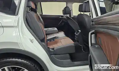 Volkswagen Tiguan 2023 2.0 Автомат в Москве № 168395, миниатюра 3