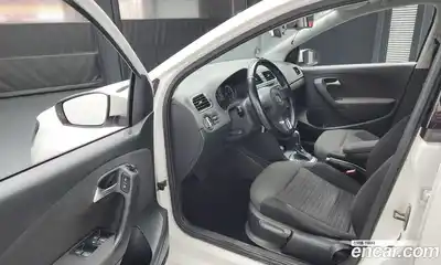 Volkswagen Polo 2014 1.6 Автомат в Москве № 168963, миниатюра 4