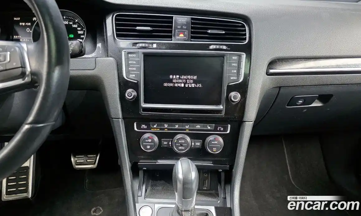 Volkswagen Golf 2016 2.0 Автомат в Москве № 171130, фото 8