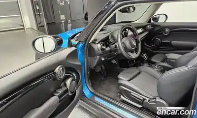 Mini Cooper 2022 2.0 Автомат в Москве № 171317, миниатюра 12