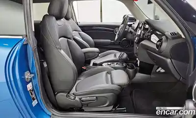 Mini Cooper 2022 2.0 Автомат в Москве № 171317, миниатюра 4