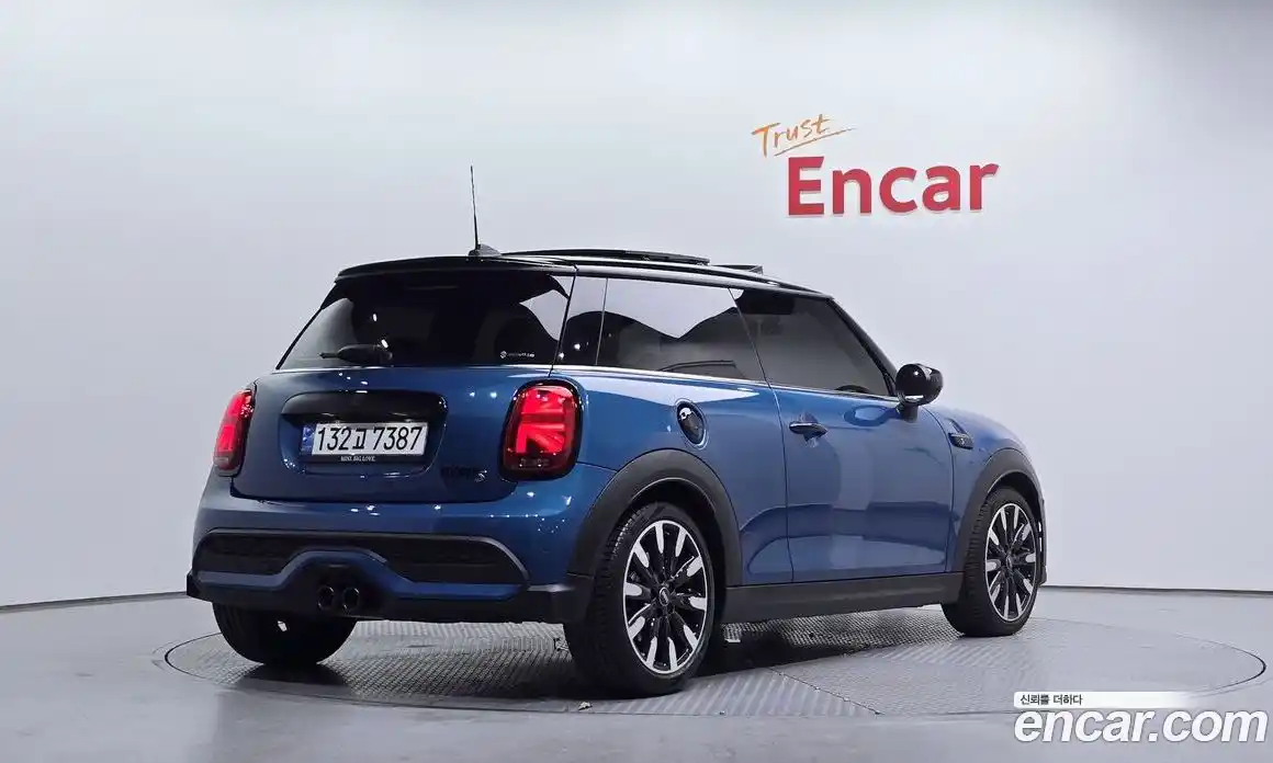 Mini Cooper 2022 2.0 Автомат в Москве № 171317, фото 8