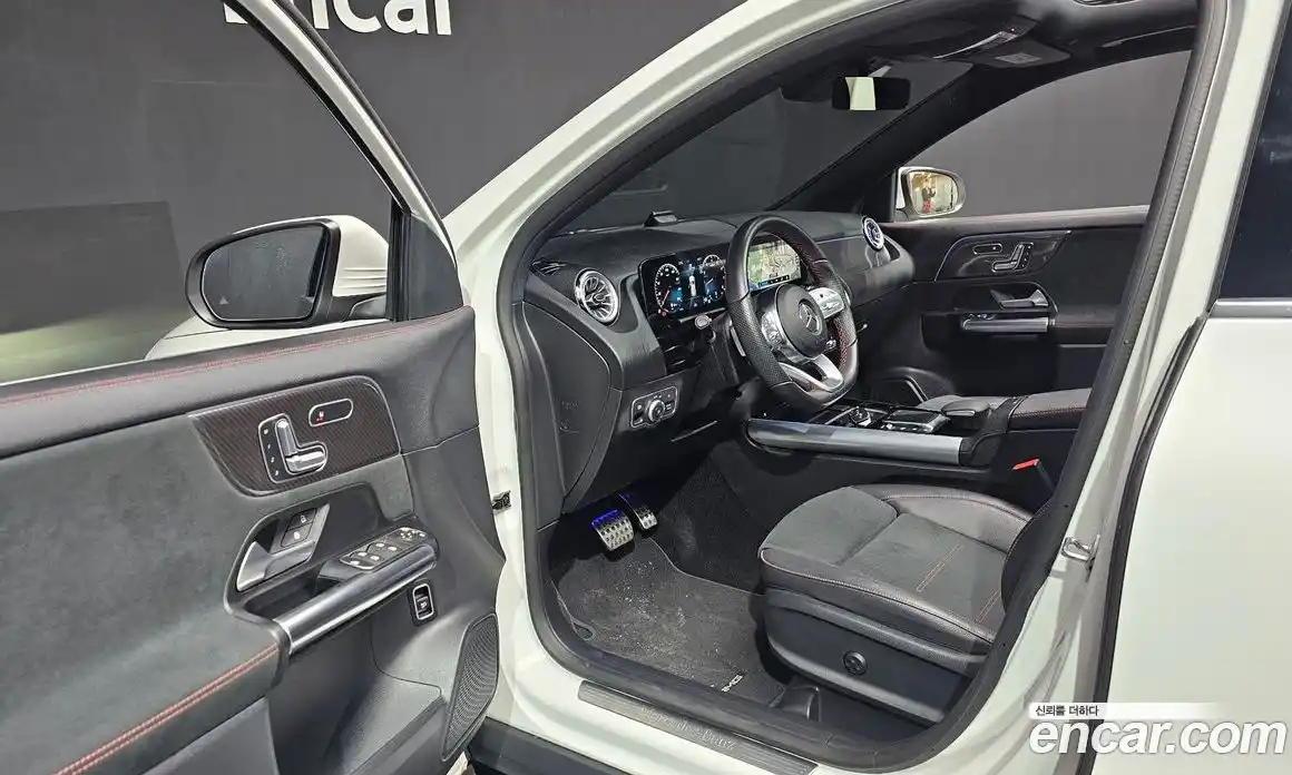 Mercedes-Benz GLA-Class 2023 2.0 Автомат в Москве № 172999, фото 13