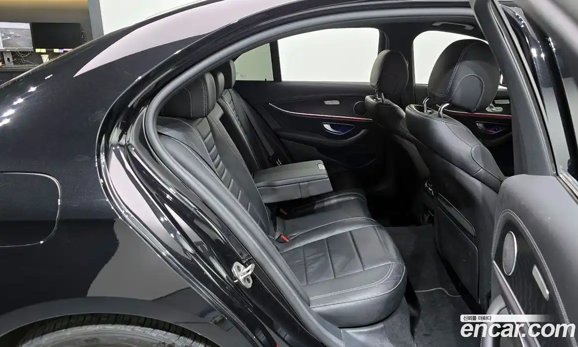 Mercedes-Benz E-Class 2023 2.0 Автомат в Москве № 179007, фото 16