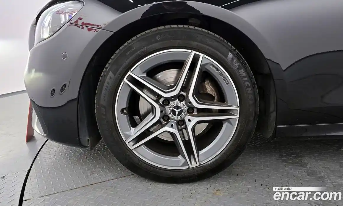 Mercedes-Benz E-Class 2023 2.0 Автомат в Москве № 179007, фото 18