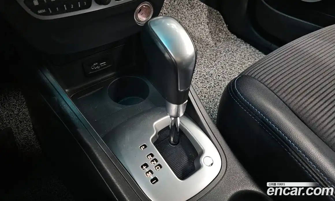 Renault SM3 2012 1.6 Автомат в Москве № 182759, фото 15