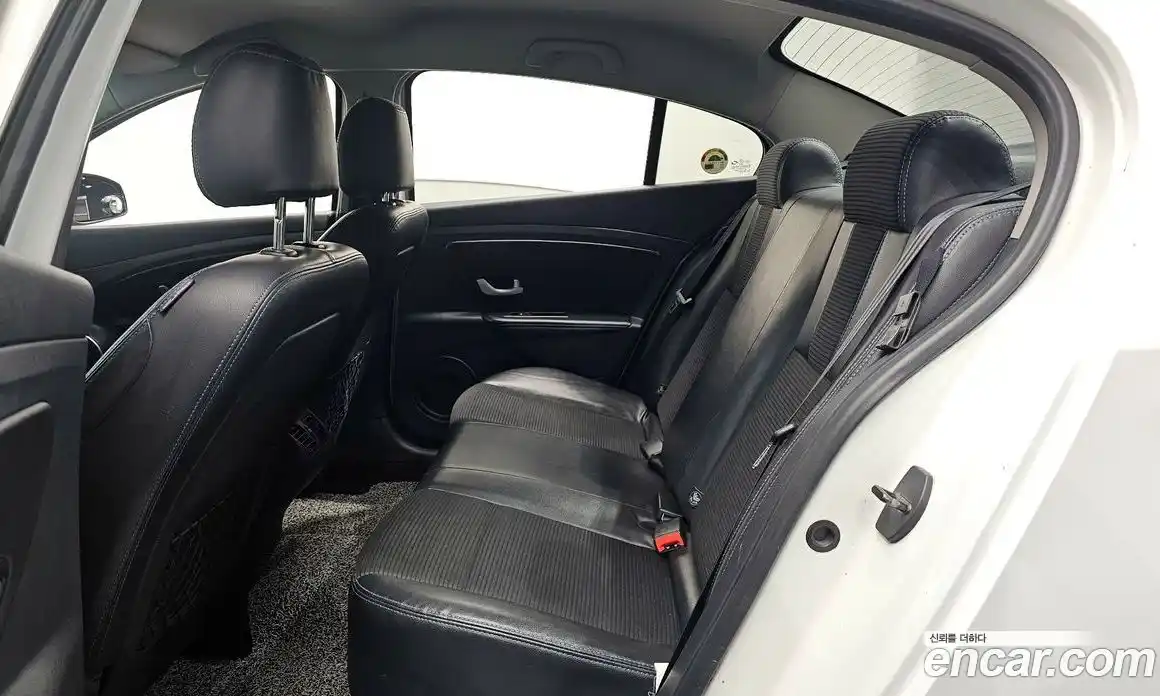 Renault SM3 2012 1.6 Автомат в Москве № 182759, фото 19