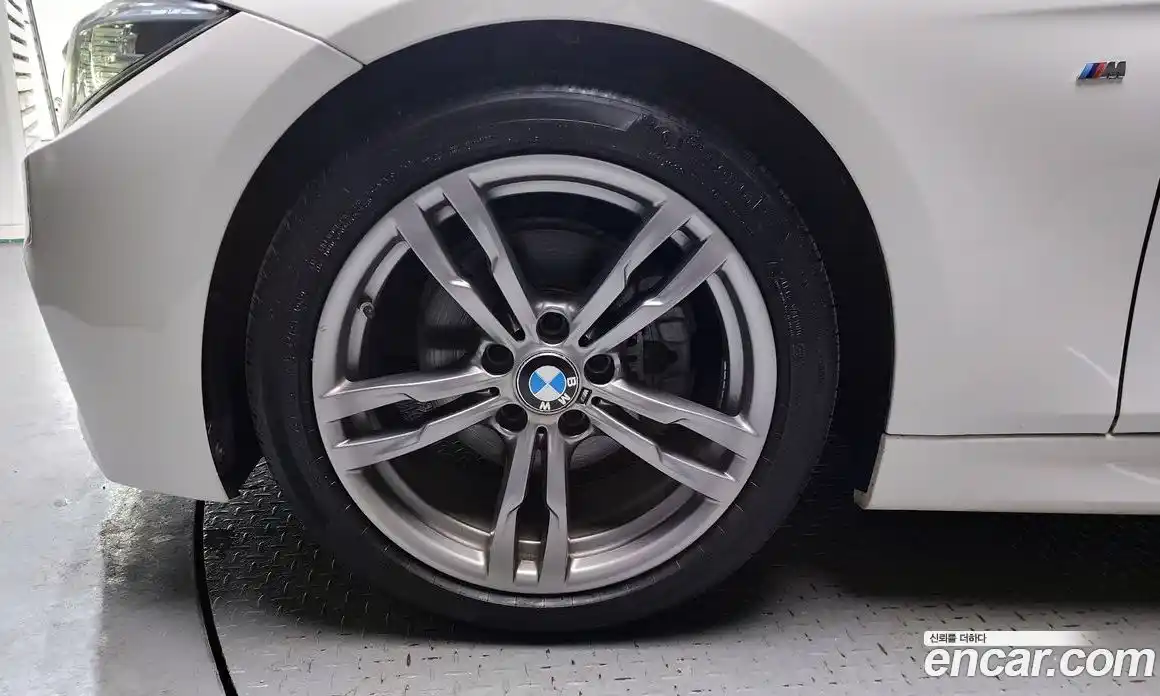 BMW 3-Series 2018 2.0 Автомат в Москве № 192994, фото 15