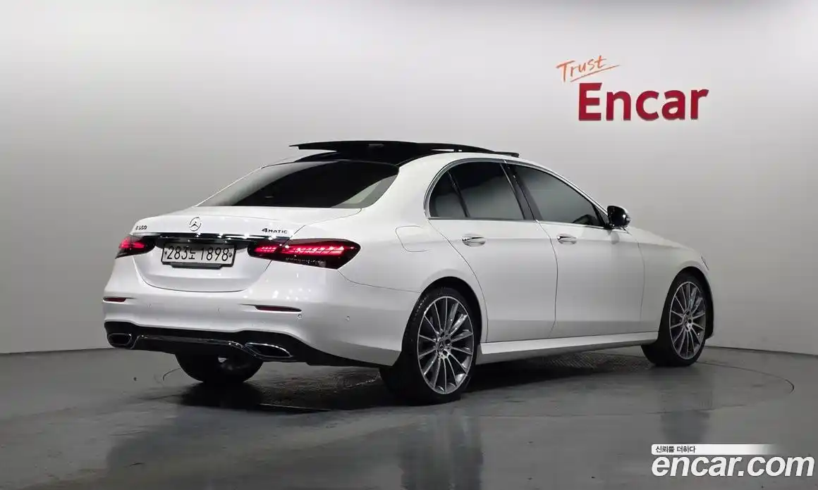 Mercedes-Benz E-Class 2021 2.0 Автомат в Москве № 193839, фото 3