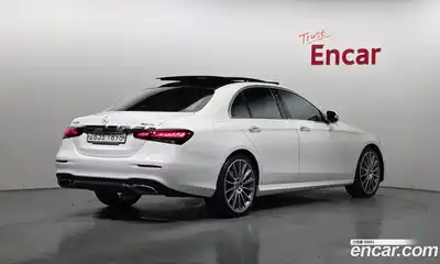 Mercedes-Benz E-Class 2021 2.0 Автомат в Москве № 193839, миниатюра 3