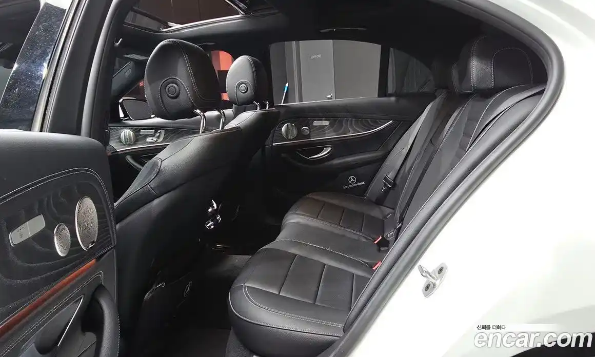 Mercedes-Benz E-Class 2022 2.0 Автомат в Москве № 194427, фото 13