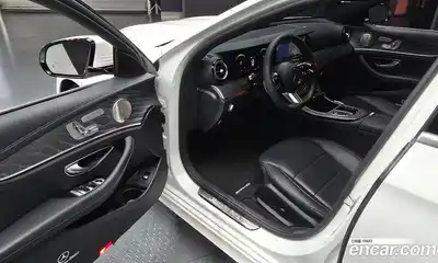 Mercedes-Benz E-Class 2022 2.0 Автомат в Москве № 194427, миниатюра 4