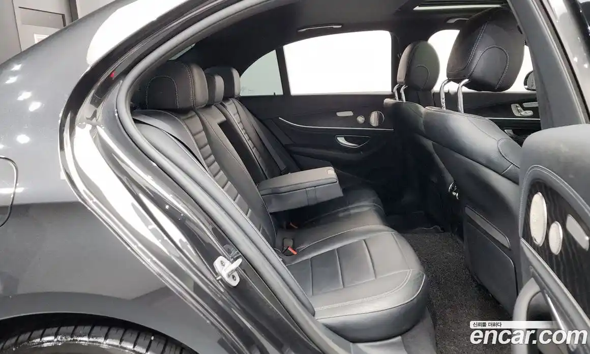 Mercedes-Benz E-Class 2022 1.9 Автомат в Москве № 194481, фото 4