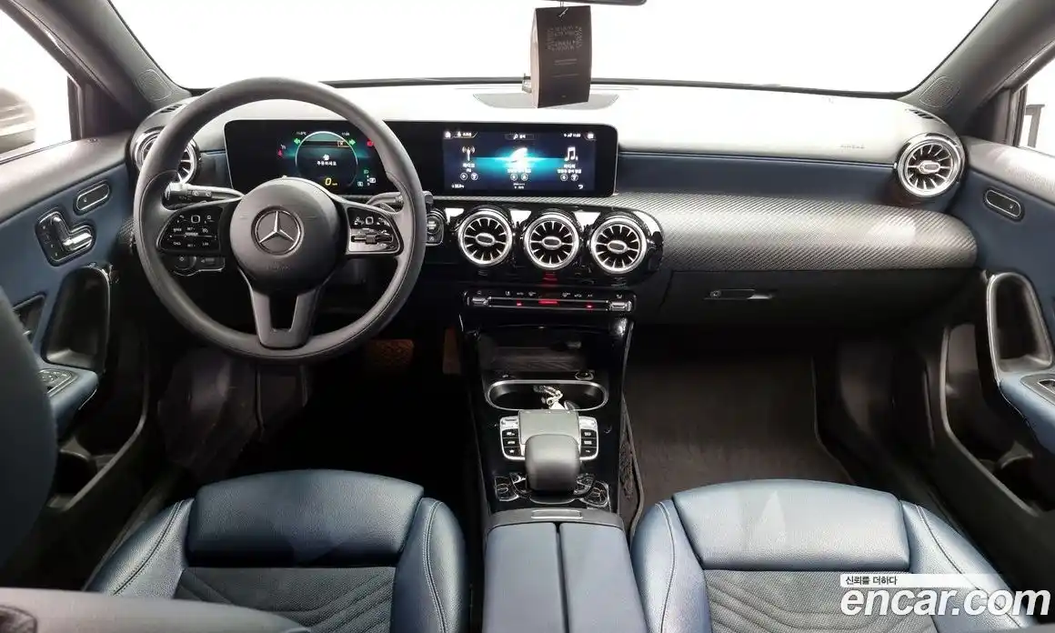 Mercedes-Benz A-Class 2019 2.0 Автомат в Москве № 194556, фото 18