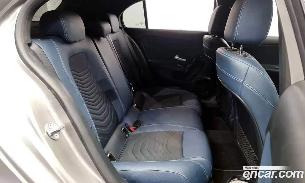 Mercedes-Benz A-Class 2019 2.0 Автомат в Москве № 194556, фото 9