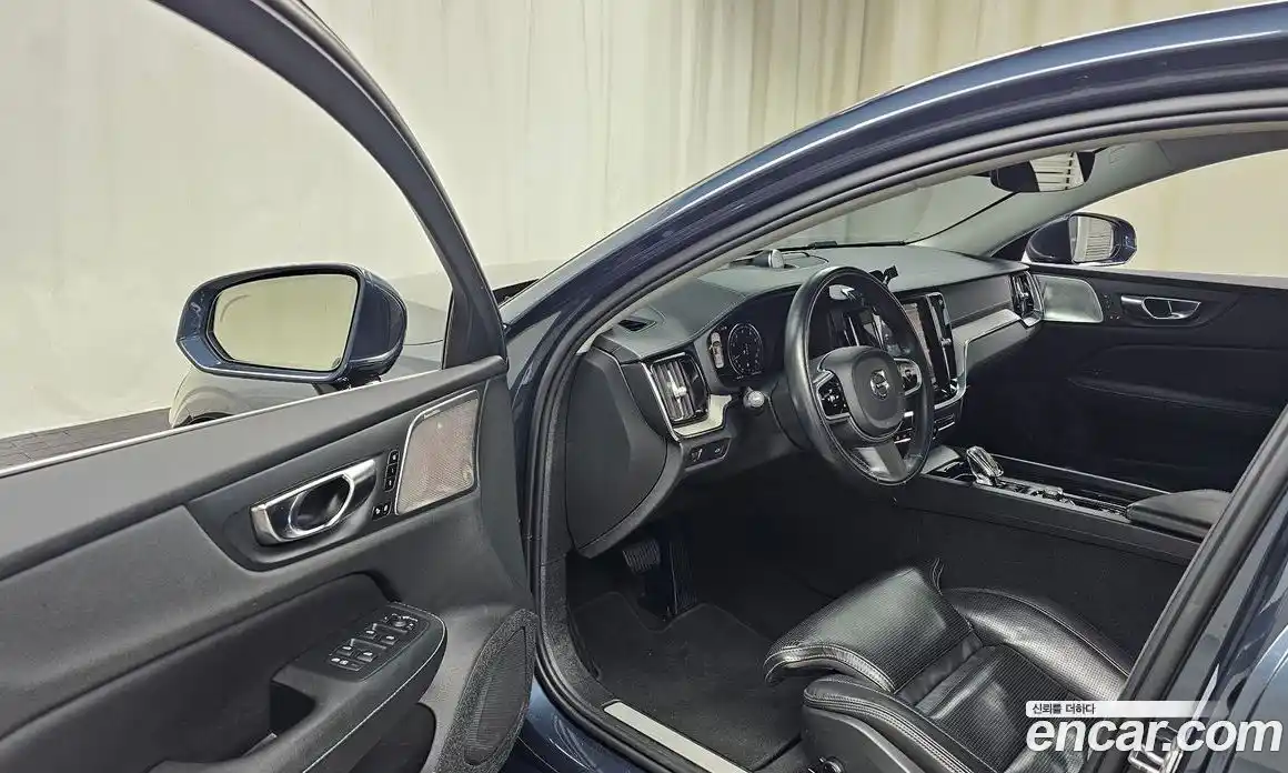 Volvo S60 2021 2.0 Автомат в Москве № 197109, фото 11