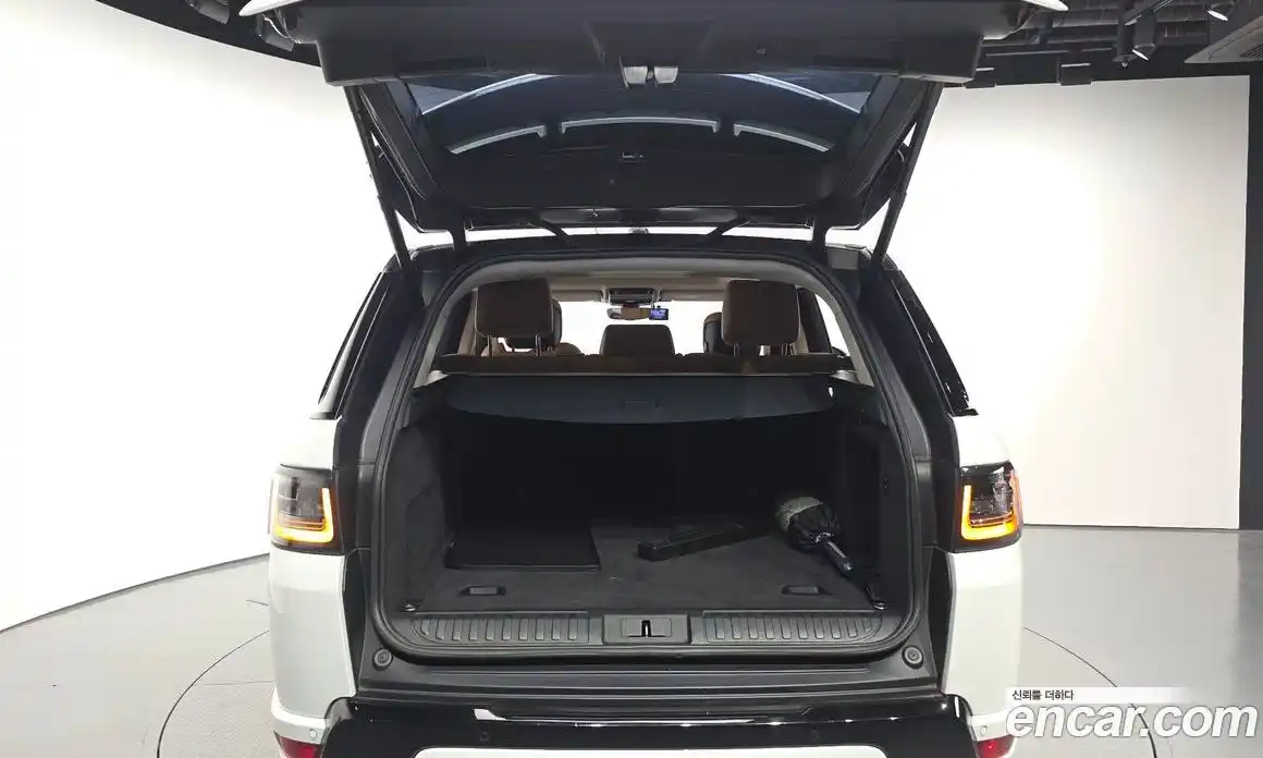 Land Rover Range-Rover Sport 2019 3.0 Автомат в Москве № 198190, фото 16