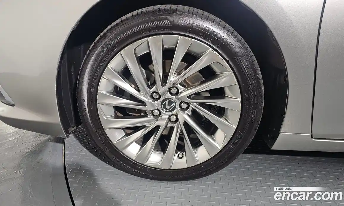 Lexus ES 2021 2.5 Автомат в Москве № 198859, фото 16