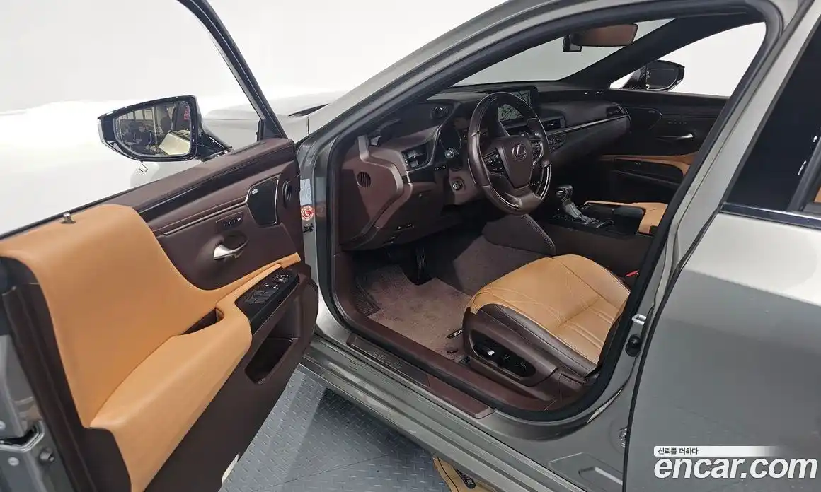 Lexus ES 2021 2.5 Автомат в Москве № 198859, фото 18