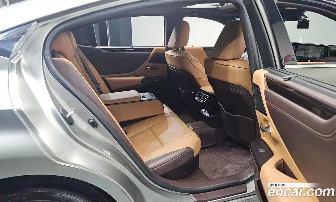 Lexus ES 2021 2.5 Автомат в Москве № 198859, фото 19