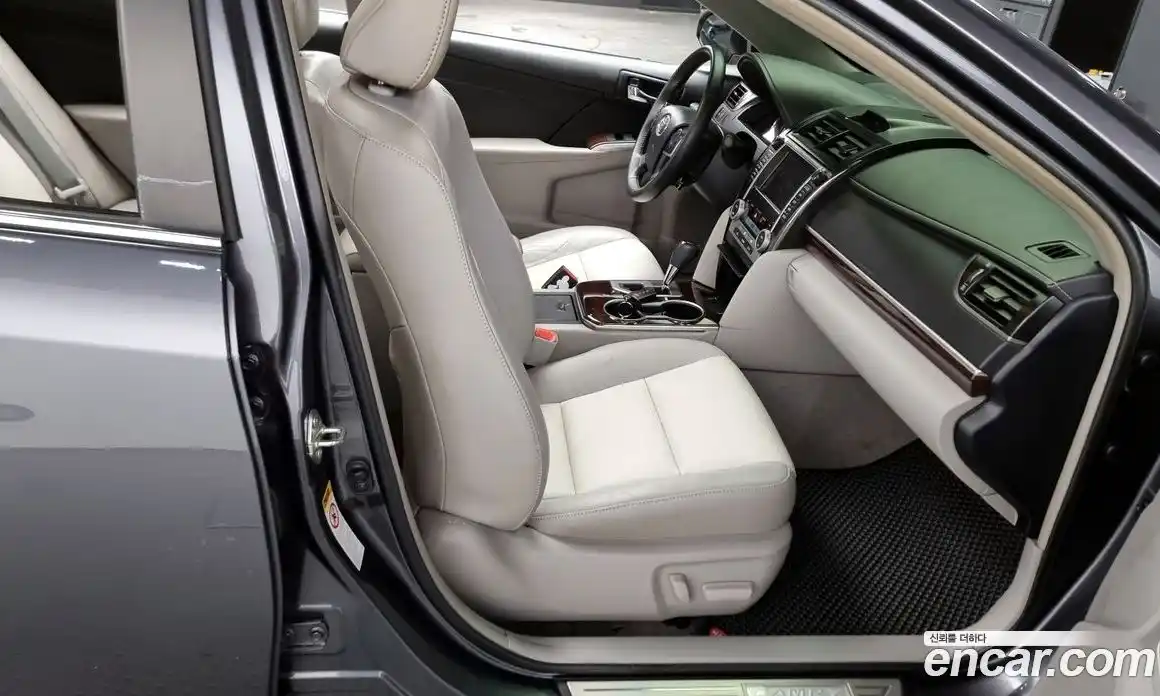 Toyota Camry 2013 3.5 Автомат в Москве № 199626, фото 8