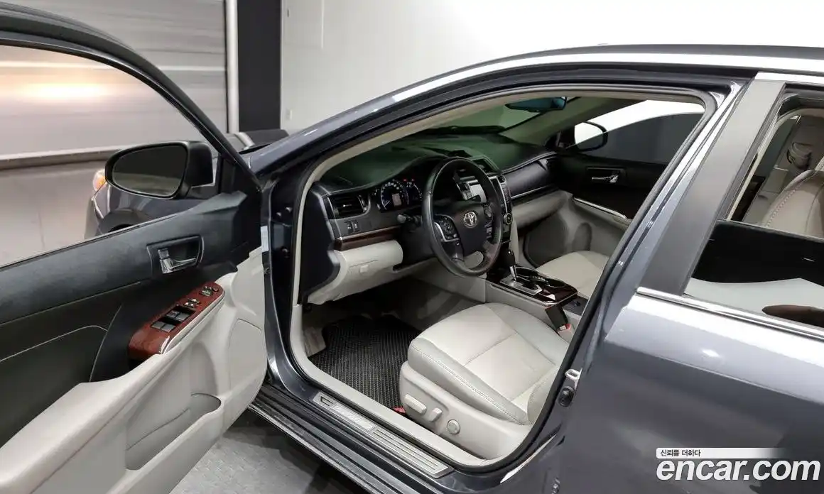 Toyota Camry 2013 3.5 Автомат в Москве № 199626, фото 9