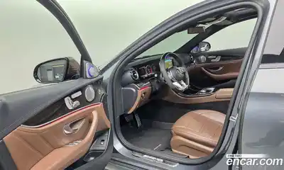 Mercedes-Benz E-Class 2019 4.0 Автомат в Москве № 212221, миниатюра 10