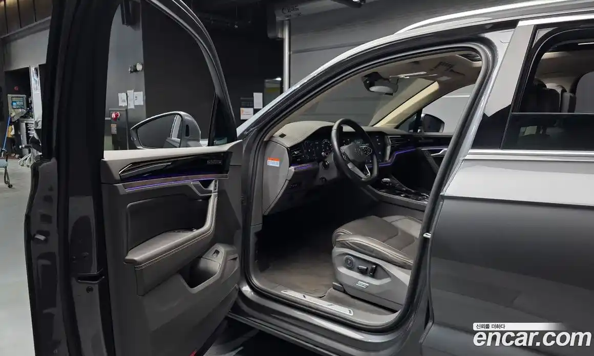 Volkswagen Touareg 2023 3.0 Автомат в Москве № 215094, фото 11