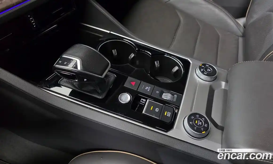 Volkswagen Touareg 2023 3.0 Автомат в Москве № 215094, фото 17