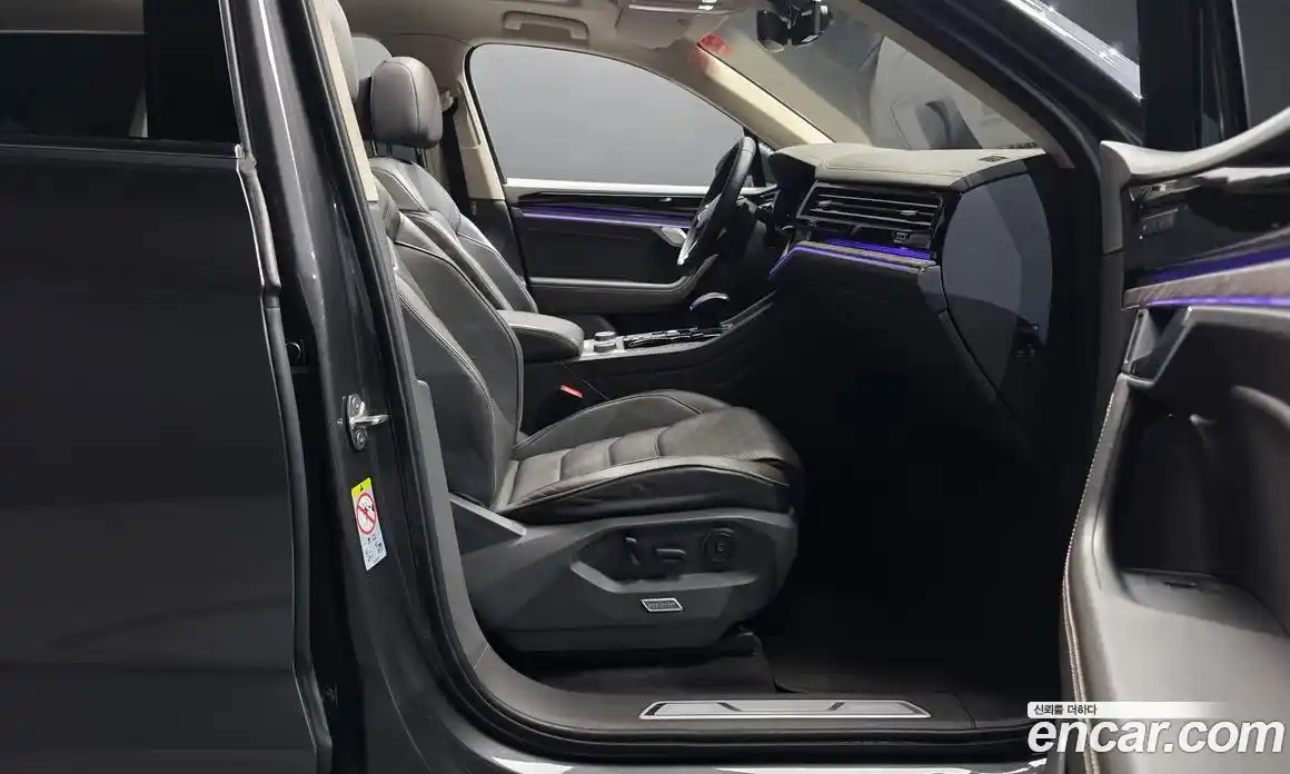 Volkswagen Touareg 2023 3.0 Автомат в Москве № 215094, фото 4