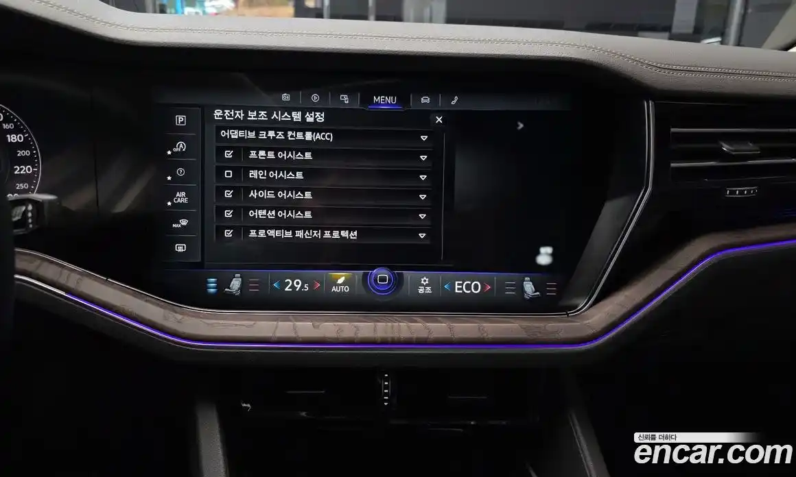 Volkswagen Touareg 2023 3.0 Автомат в Москве № 215094, фото 9