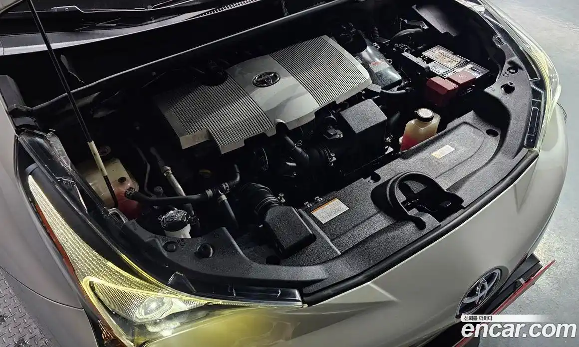 Toyota Prius 2017 1.8 Автомат в Москве № 215536, фото 11