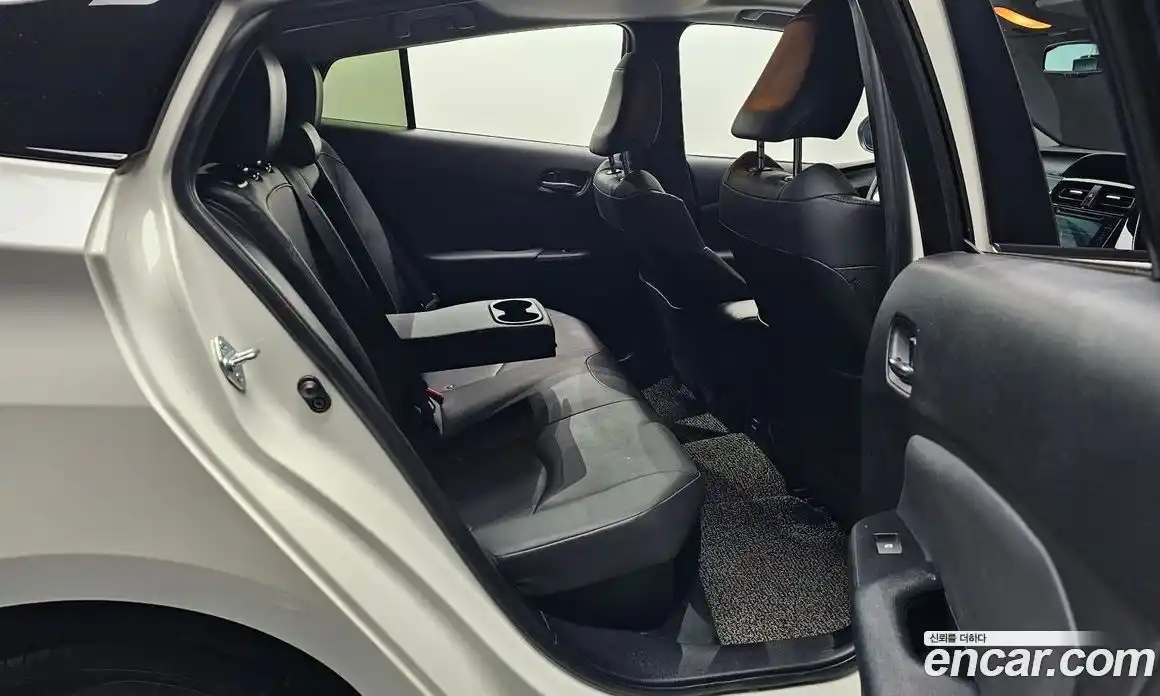 Toyota Prius 2017 1.8 Автомат в Москве № 215536, фото 14