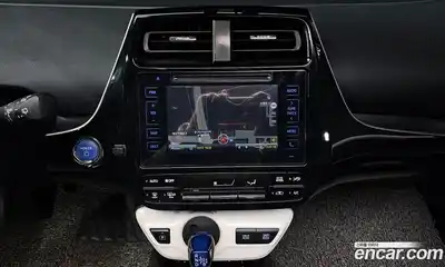 Toyota Prius 2017 1.8 Автомат в Москве № 215536, миниатюра 2