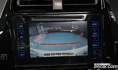 Toyota Prius 2017 1.8 Автомат в Москве № 215536, миниатюра 3