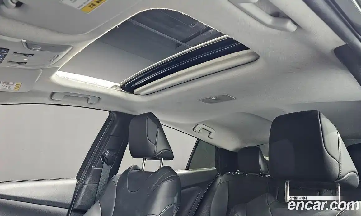 Toyota Prius 2017 1.8 Автомат в Москве № 215536, фото 4