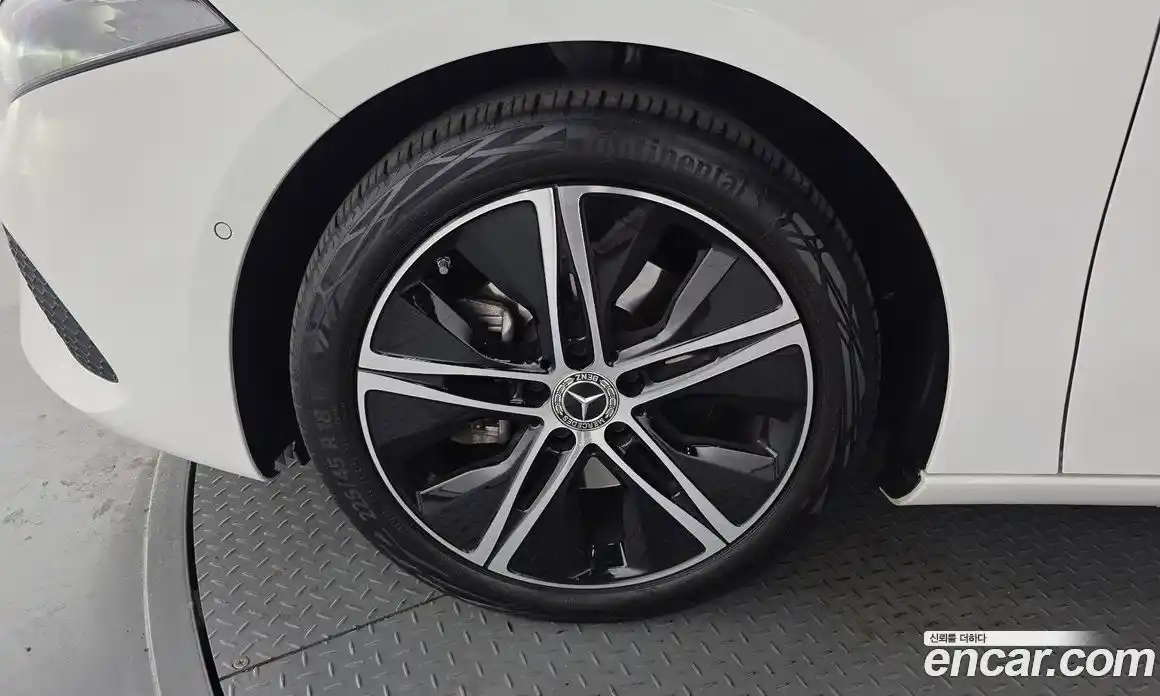 Mercedes-Benz A-Class 2024 2.0 Автомат в Москве № 218628, фото 10