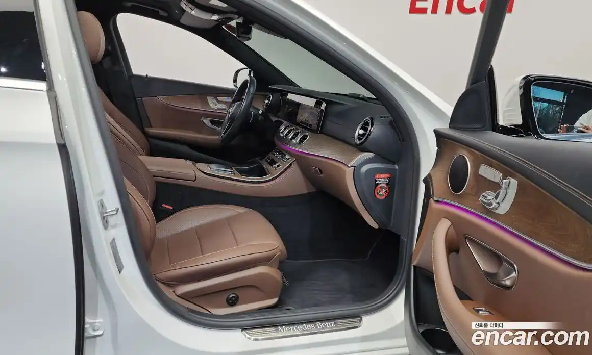 Mercedes-Benz E-Class 2022 2.0 Автомат в Москве № 220216, фото 13