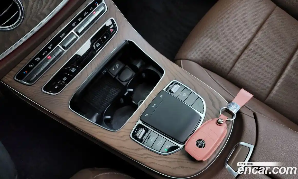 Mercedes-Benz E-Class 2022 2.0 Автомат в Москве № 220216, фото 14