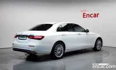 Mercedes-Benz E-Class 2022 2.0 Автомат в Москве № 220216, миниатюра 5