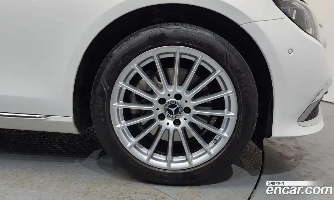 Mercedes-Benz E-Class 2022 2.0 Автомат в Москве № 220216, фото 6