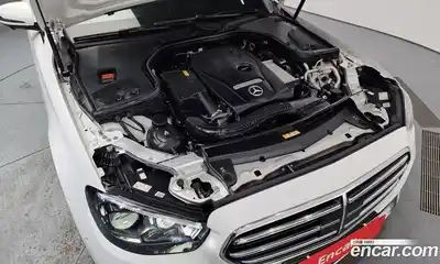 Mercedes-Benz E-Class 2022 2.0 Автомат в Москве № 220216, миниатюра 9