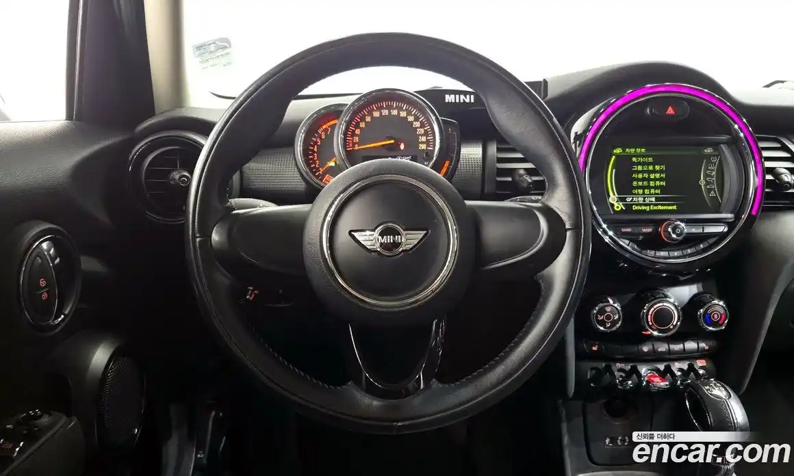 Mini Cooper 2018 1.5 Автомат в Москве № 223090, фото 17