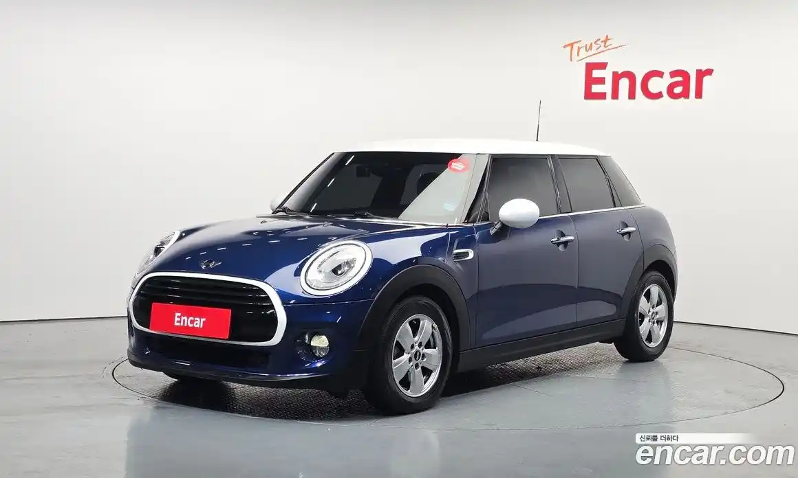 Mini Cooper 2018 1.5 Автомат в Москве № 223090, фото 6