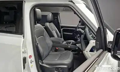 Land Rover Defender, 2023